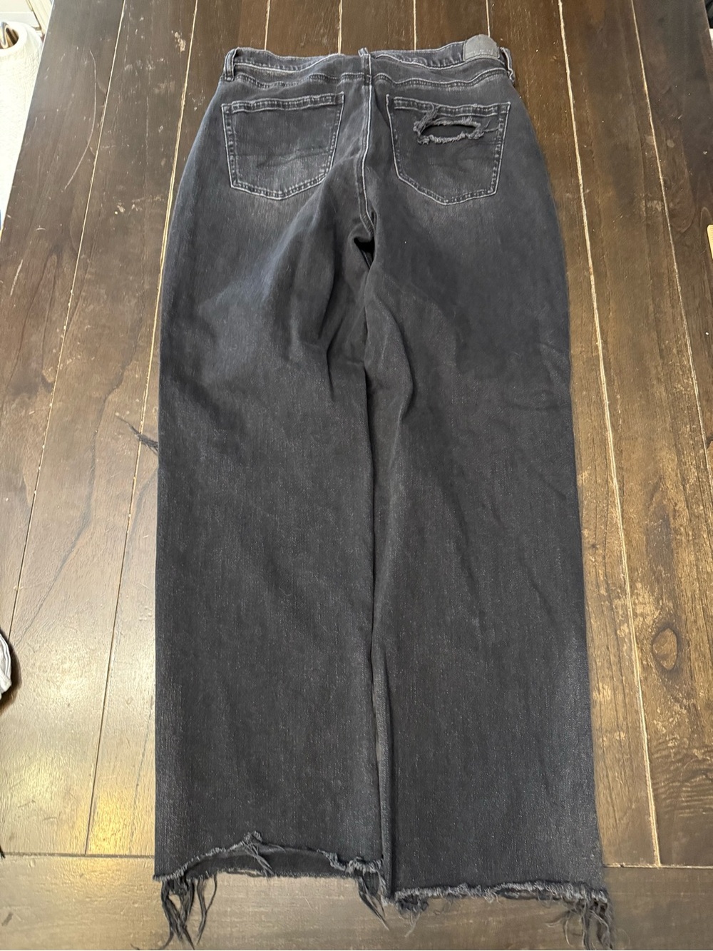 American Eagle Outfitters Strigid Womens Black Distressed Straight Jeans Size 10 - Picture 6 of 8